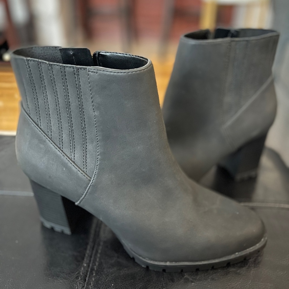 Women's Gray Ankle Boots